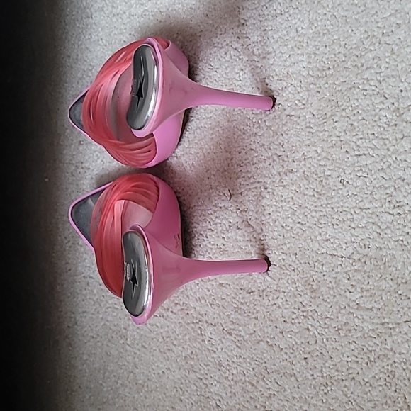 Shoes - Picture 4 of 4